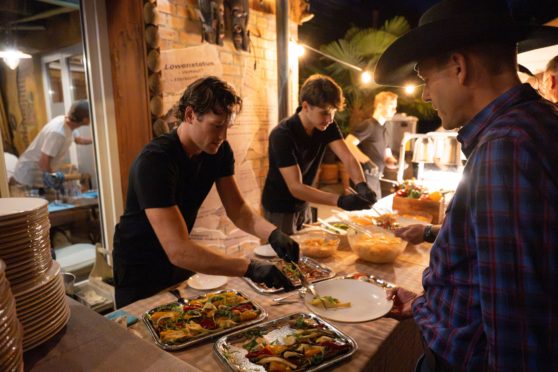 Buffet in der Abendsonne